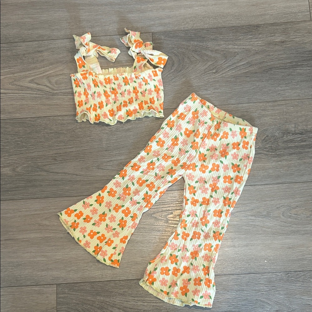 Floral‎ Two-Piece ribbed Set with Orange and Cream Size 3-4T